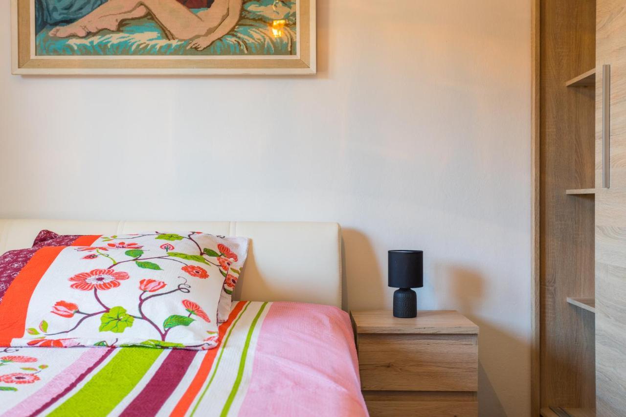 Sunny Apartment Ili Near Amfiteatar PUY 외부 사진